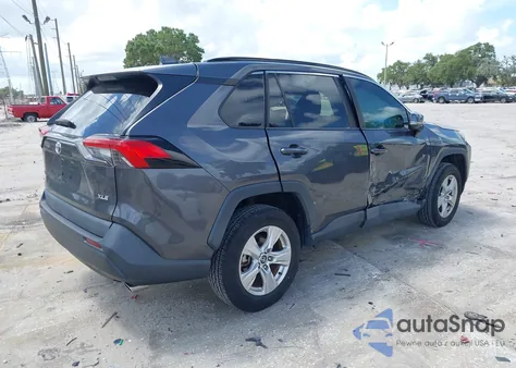 2020 Toyota Rav4 Xle z USA, uszkodzony, nr VIN 2T3W1RFV3LW090887